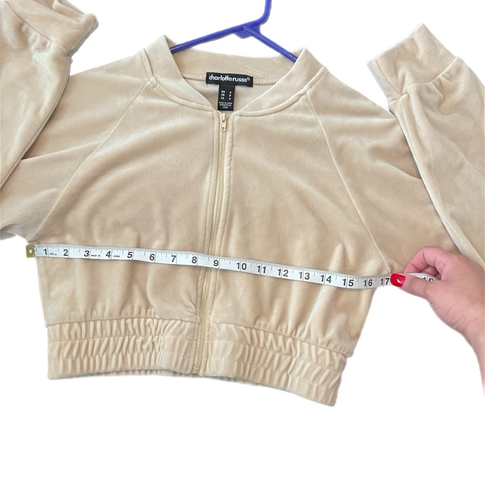 Charlotte Russe Cream Velour Cropped Zip Up Sweater - Picture 5 of 10